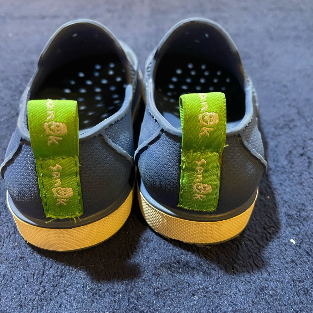 Sanuk blue children’s shoes! - Picture 4 of 4